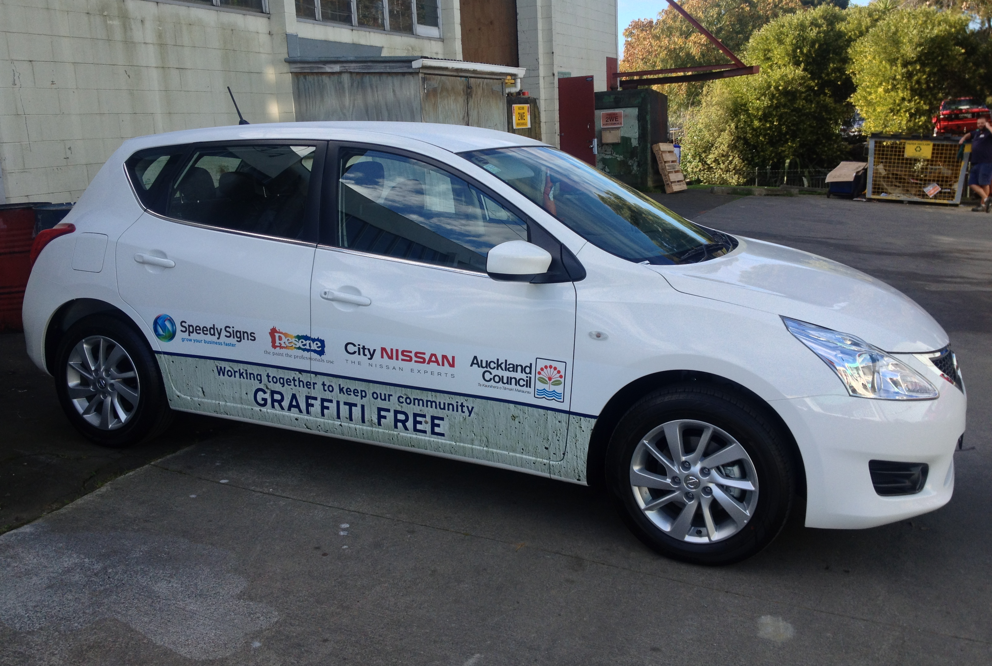 Volunteers branded vehicle3